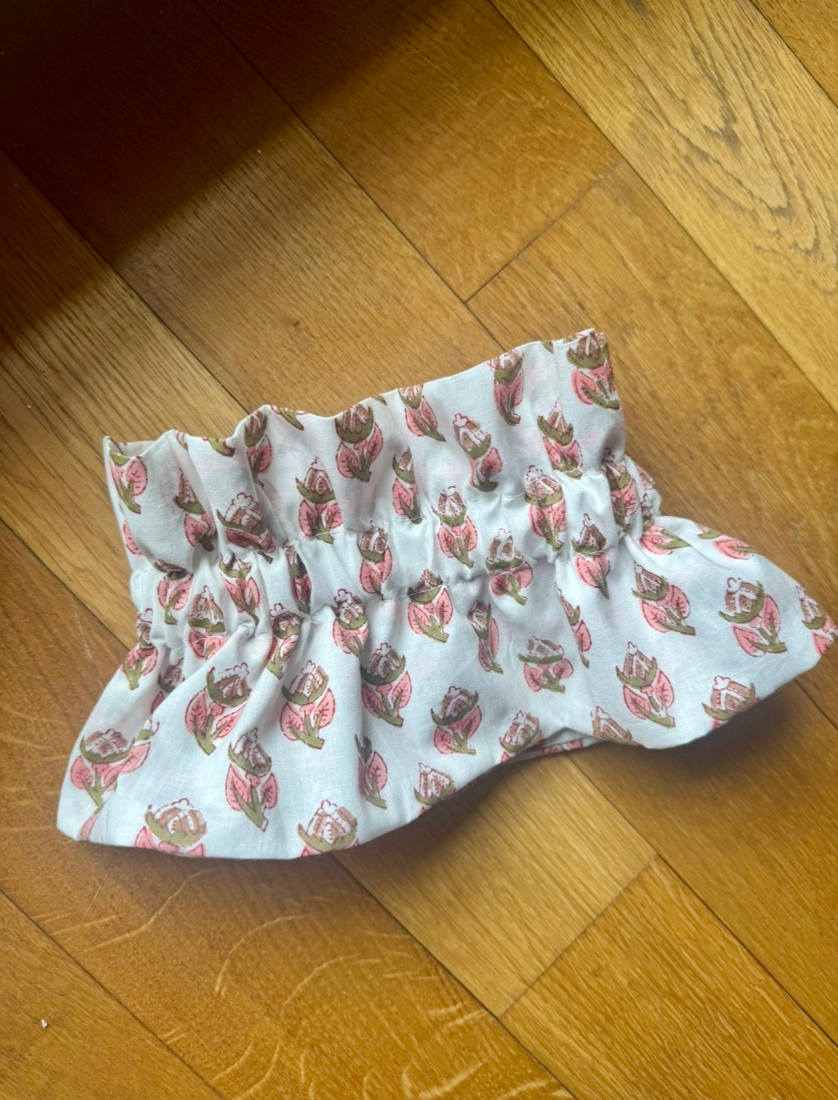 Nicole le col- Article disponible